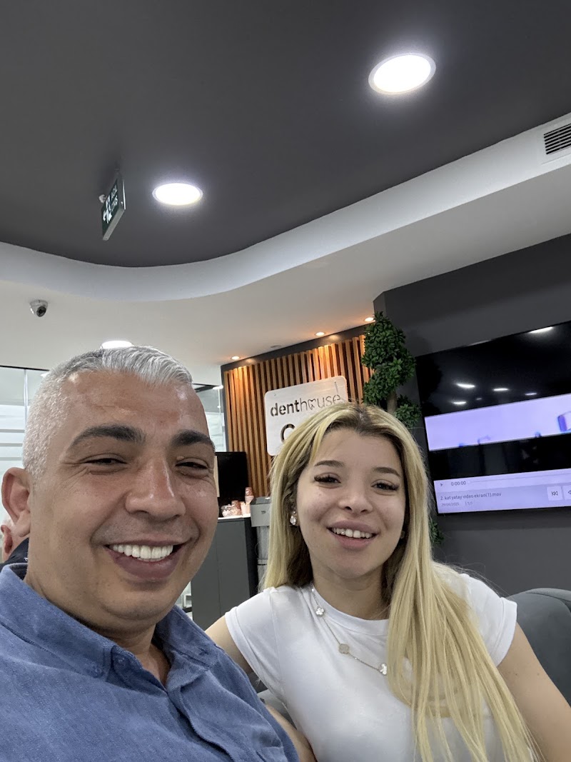 Patient photo shared in the review